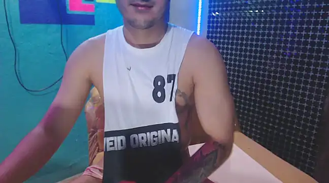 Snapshot of xxxxhotxoxo chatting on 12.15.24 xxxxhotxoxo online show from 12.15.24