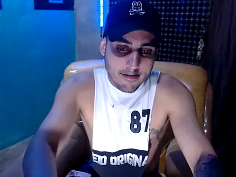 Snapshot of xxxxhotxoxo chatting on 12.19.24 xxxxhotxoxo online show from 12.19.24