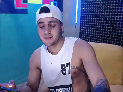 Snapshot of xxxxhotxoxo chatting on 12.20.24 xxxxhotxoxo online show from 12.20.24