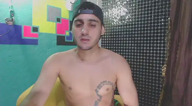 Snapshot of xxxxhotxoxo chatting on 02.14.25 xxxxhotxoxo online show from 02.14.25