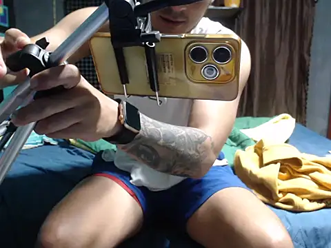 Snapshot of xxxxhotxoxo chatting on 11.08.25 xxxxhotxoxo online show from 11.08.25