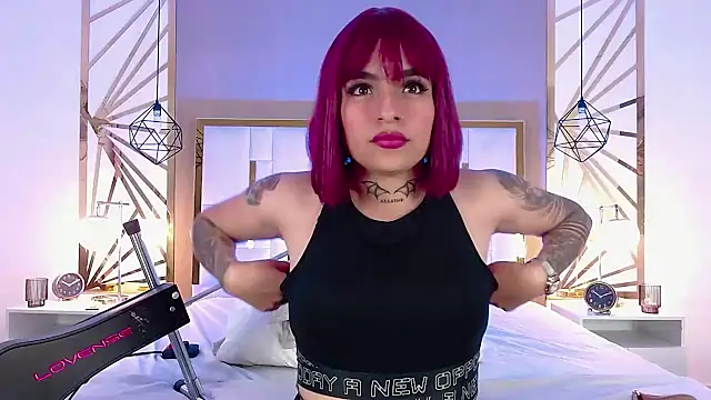 Snapshot of valeriee_millerr_ chatting on 01.24.25 valeriee millerr online show from 01.24.25