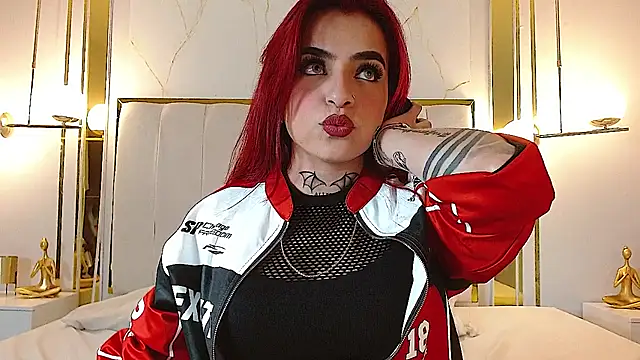 Snapshot of valeriee_millerr_ chatting on 02.12.25 valeriee millerr online show from 02.12.25