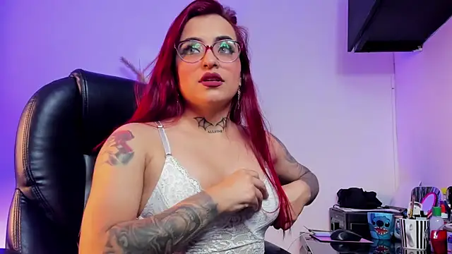 Snapshot of valeriee_millerr_ chatting on 03.21.25 valeriee millerr online show from 03.21.25