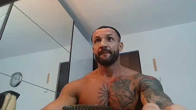 Snapshot of Magnificmuscles89 chatting on 07.05.26 Magnificmuscles89 online show from 07.05.26