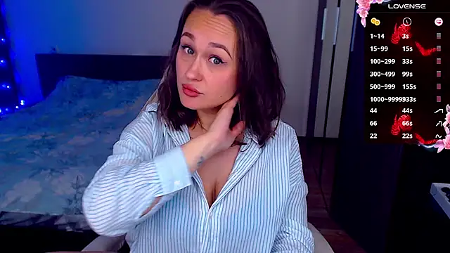 Cutie-Melanie online show from 10.19.25