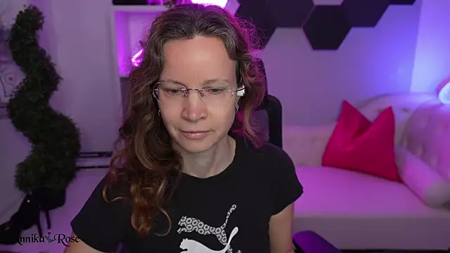 AnnikaRose online show from 02.11.26
