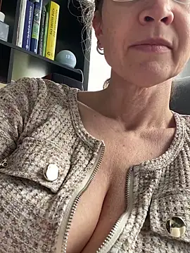 AnnikaRose online show from 04.01.26