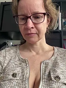 AnnikaRose online show from 04.13.26