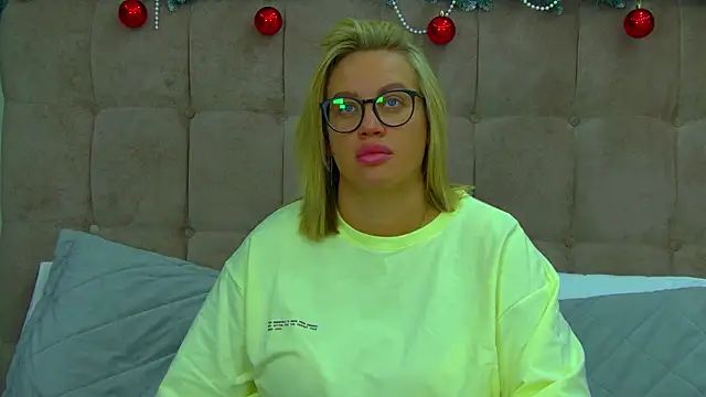 MariaNeumann online show from 12.18.25