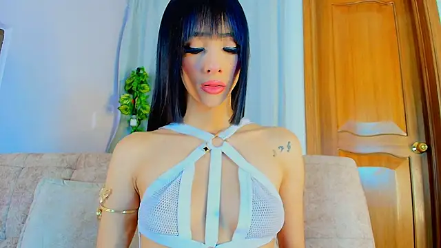 liccy hall online show from 02.01.26