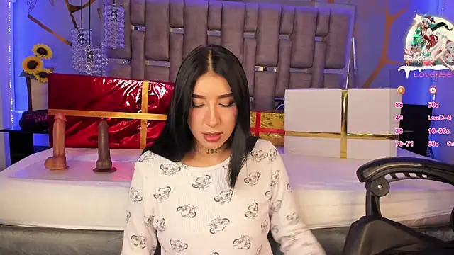 Leiaa  online show from 12.23.24