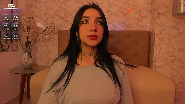 Leiaa  online show from 12.30.24