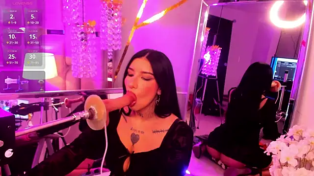 Leiaa  online show from 11.23.25