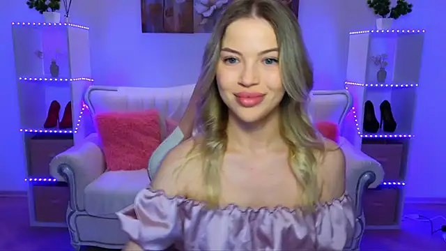 Snapshot of EmmyMills chatting on 01.09.26 EmmyMills online show from 01.09.26