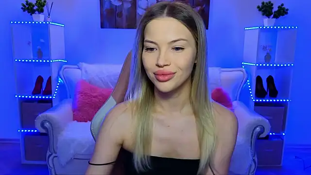 Snapshot of EmmyMills chatting on 01.12.26 EmmyMills online show from 01.12.26