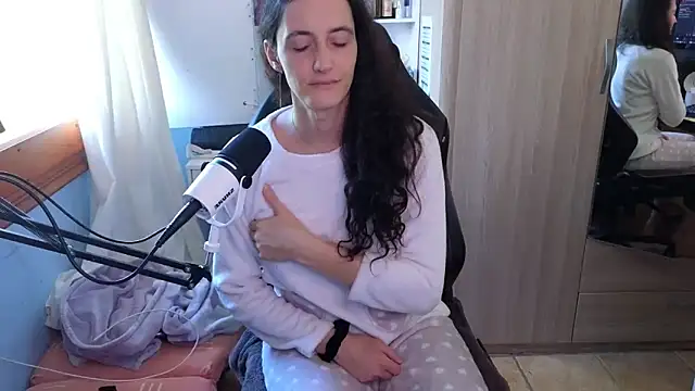 MemiKouki online show from 09.25.25