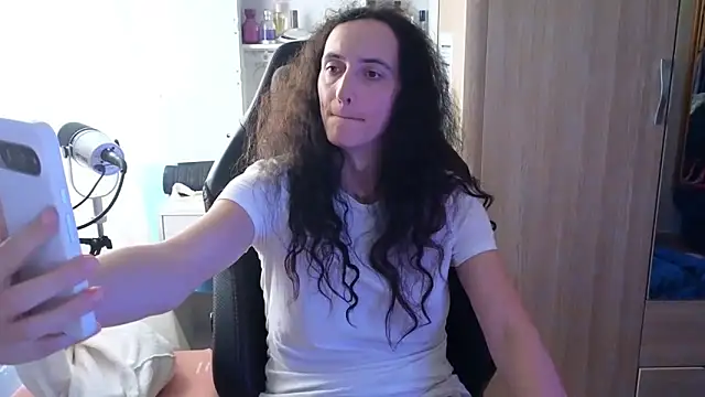 MemiKouki online show from 09.28.25