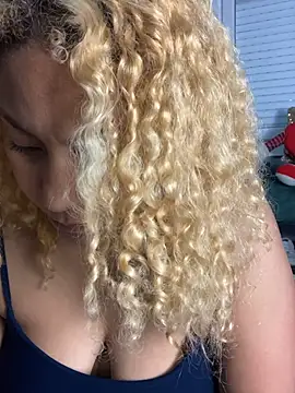 MaryAlbuquerque online show from 11.17.25