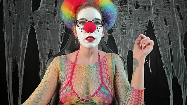 SaraDesirexo online show from 10.31.25