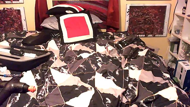 Mic Oxinner online show from 12.04.25