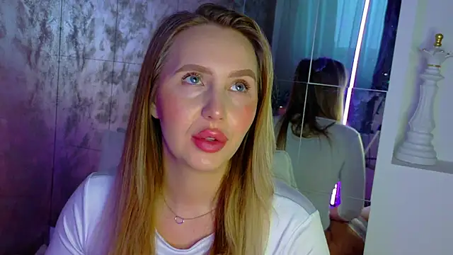 Snapshot of lexy_a chatting on 11.13.25 lexy a online show from 11.13.25