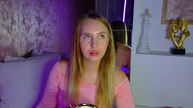 Snapshot of lexy_a chatting on 12.04.25 lexy a online show from 12.04.25