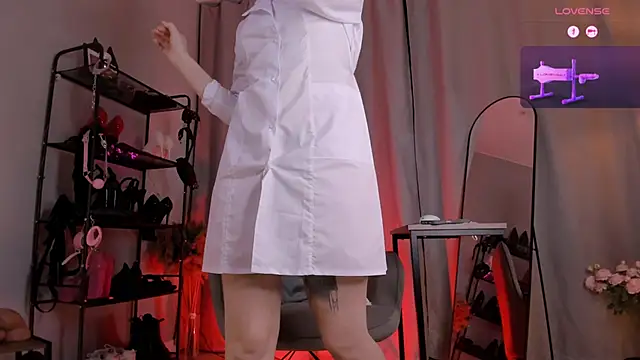 AnnaTrueno online show from 04.12.26