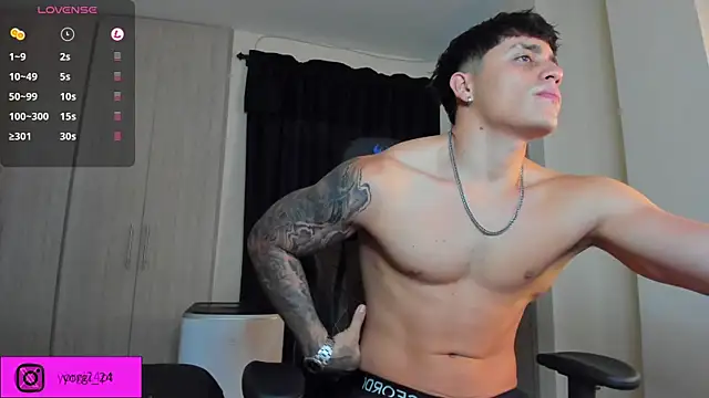 Snapshot of _joansoto chatting on 03.21.25 joansoto online show from 03.21.25