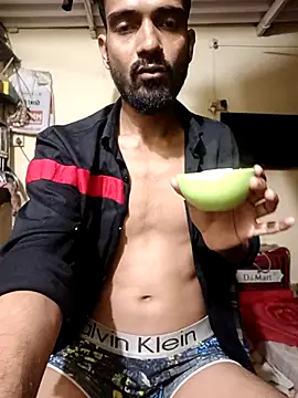 Snapshot of saggy1218 chatting on 02.26.26 saggy1218 online show from 02.26.26