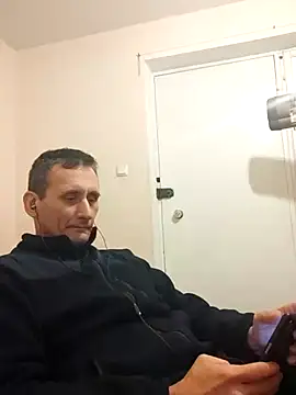 Snapshot of Viause_Kentauelle chatting on 02.20.25 Viause Kentauelle online show from 02.20.25