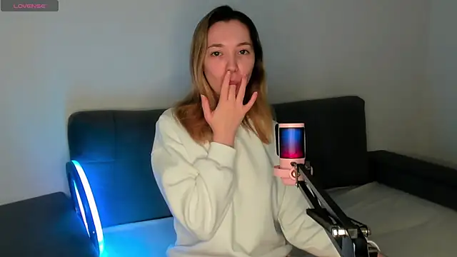 MiaThaine online show from 02.21.25