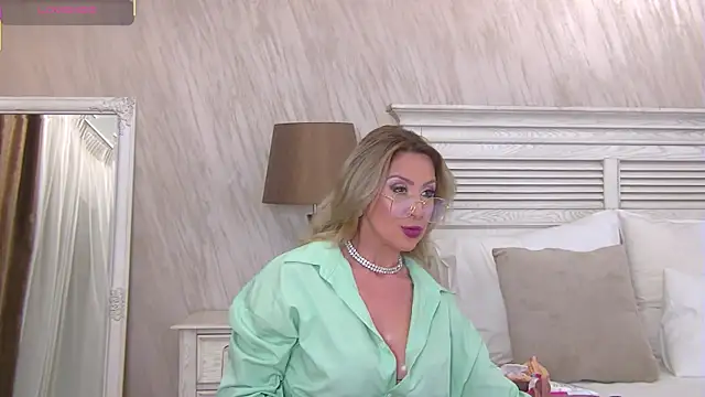 JuliaEyrie online show from 07.22.26