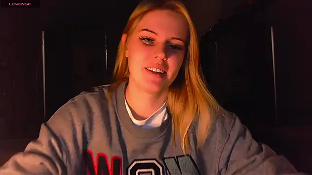 VoluptuousDreams online show from 02.02.25