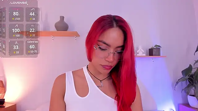 Snapshot of Scarlett_Morgan_ chatting on 02.08.25 Scarlett Morgan online show from 02.08.25