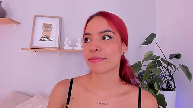 Snapshot of Scarlett_Morgan_ chatting on 02.11.25 Scarlett Morgan online show from 02.11.25