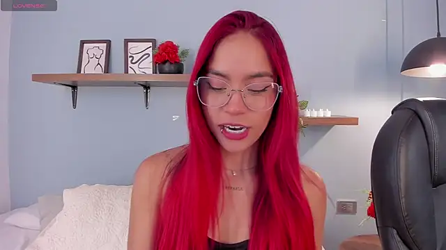 Snapshot of Scarlett_Morgan_ chatting on 03.06.25 Scarlett Morgan online show from 03.06.25