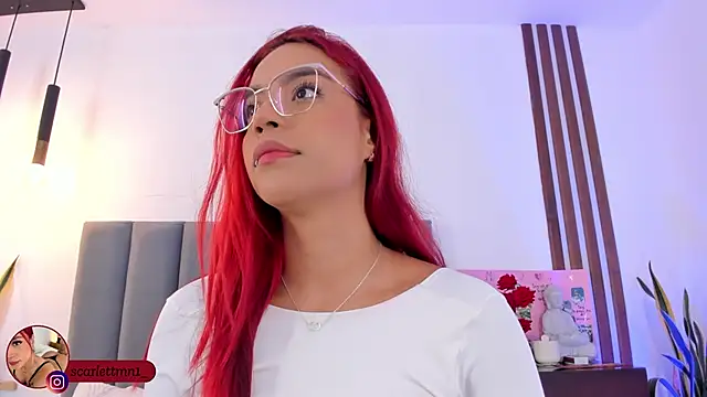 Snapshot of Scarlett_Morgan_ chatting on 09.26.25 Scarlett Morgan online show from 09.26.25