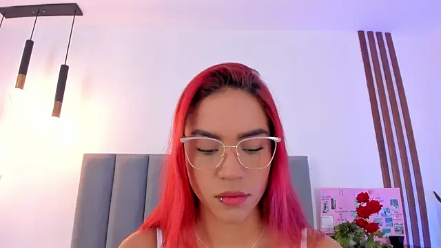 Snapshot of Scarlett_Morgan_ chatting on 10.15.25 Scarlett Morgan online show from 10.15.25