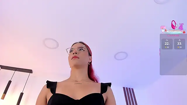 Snapshot of Scarlett_Morgan_ chatting on 11.05.25 Scarlett Morgan online show from 11.05.25