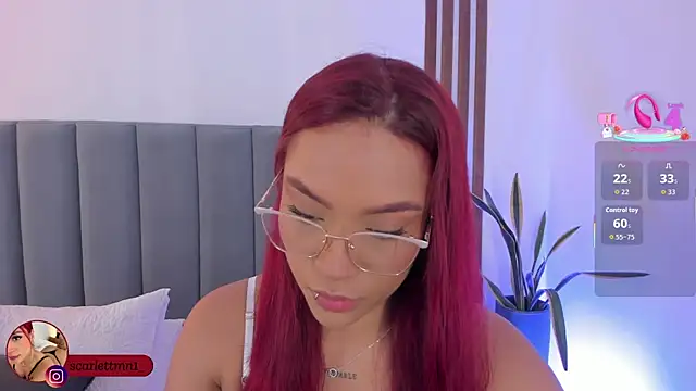 Snapshot of Scarlett_Morgan_ chatting on 11.25.25 Scarlett Morgan online show from 11.25.25