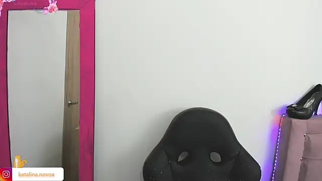 Katalina novoa online show from 02.01.25