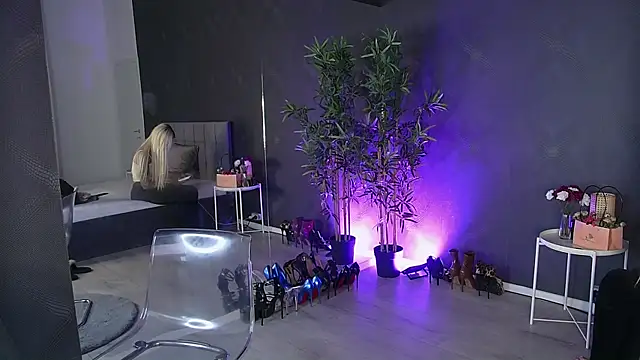 Snapshot of shayblonde chatting on 03.12.25 shayblonde online show from 03.12.25