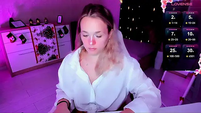 Snapshot of SherillBrill chatting on 12.28.24 SherillBrill online show from 12.28.24