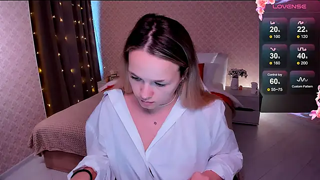 Snapshot of SherillBrill chatting on 02.01.25 SherillBrill online show from 02.01.25