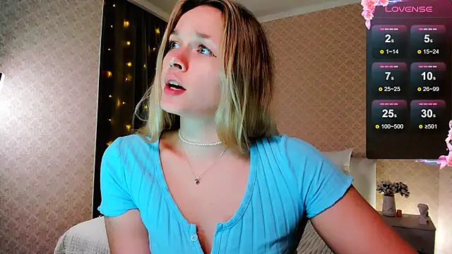 Snapshot of SherillBrill chatting on 02.05.25 SherillBrill online show from 02.05.25