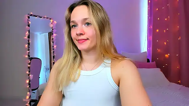 Snapshot of SherillBrill chatting on 02.22.25 SherillBrill online show from 02.22.25