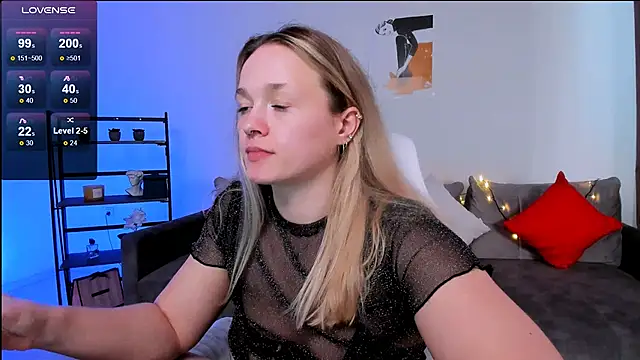 Snapshot of SherillBrill chatting on 03.16.25 SherillBrill online show from 03.16.25