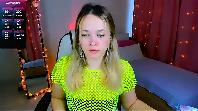 Snapshot of SherillBrill chatting on 03.23.25 SherillBrill online show from 03.23.25