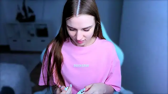 StellaLawless online show from 10.18.25